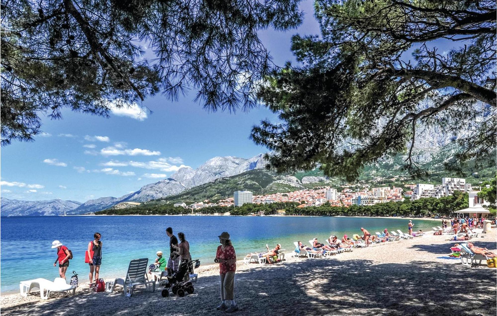 Awesome In With Wifi Apartman Makarska